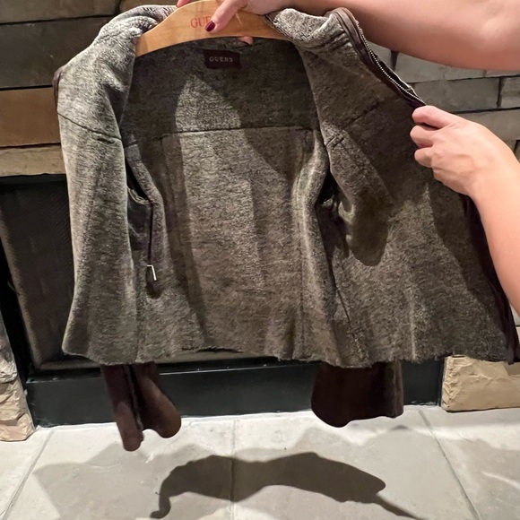 Authentic suede leather Guess jacket. Size Small in rich brown color. - Picture 4 of 6